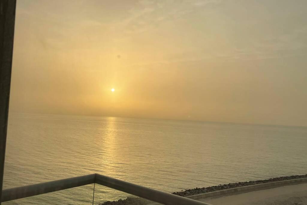 2 Bedroom Incredible Ocean Vew Apartment Rász el-Haima Kültér fotó